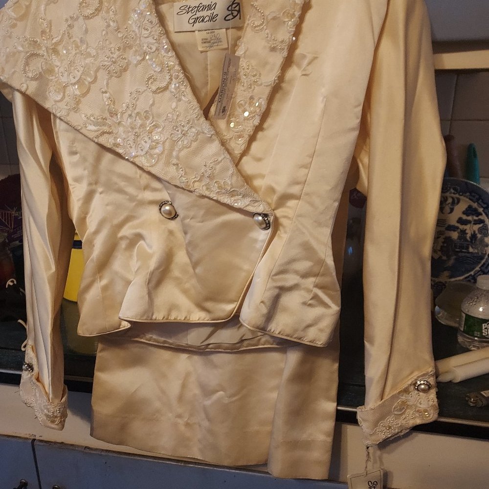Stefania Gracile 100% silk 2 piece suit  Vintage